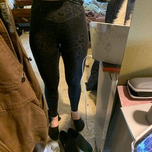 Black leopard flocked leggings